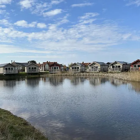 Ocean Retreat - Part Of The The Bay Village With Pool, Gym And Direct Access, Pub, Restaurant, Tennis And Meadows Walks Filey