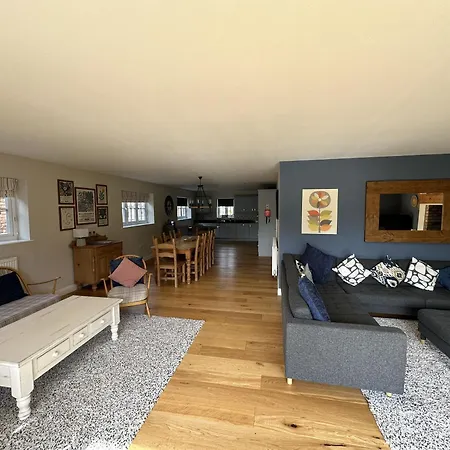 Ocean Retreat - Part Of The The Bay Village With Pool, Gym And Direct Access, Pub, Restaurant, Tennis And Meadows Walks Holiday home