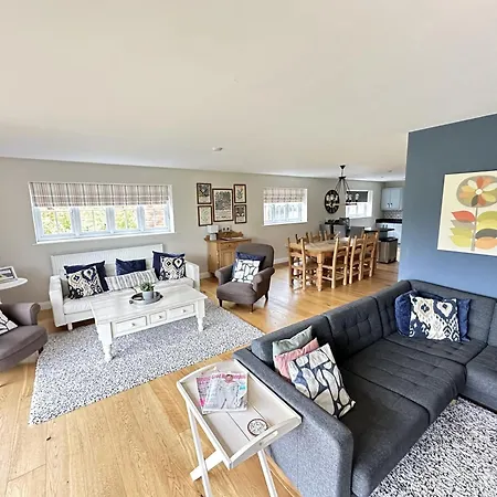 Ocean Retreat - Part Of The The Bay Village With Pool, Gym And Direct Access, Pub, Restaurant, Tennis And Meadows Walks Filey
