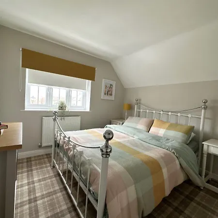 Ocean Retreat - Part Of The The Bay Village With Pool, Gym And Direct Access, Pub, Restaurant, Tennis And Meadows Walks * Filey