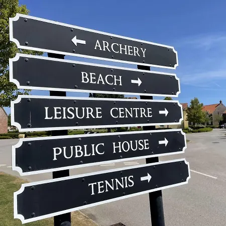 Ocean Retreat - Part Of The The Bay Village With Pool, Gym And Direct Access, Pub, Restaurant, Tennis And Meadows Walks * Filey