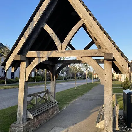 Ocean Retreat - Part Of The The Bay Village With Pool, Gym And Direct Access, Pub, Restaurant, Tennis And Meadows Walks *